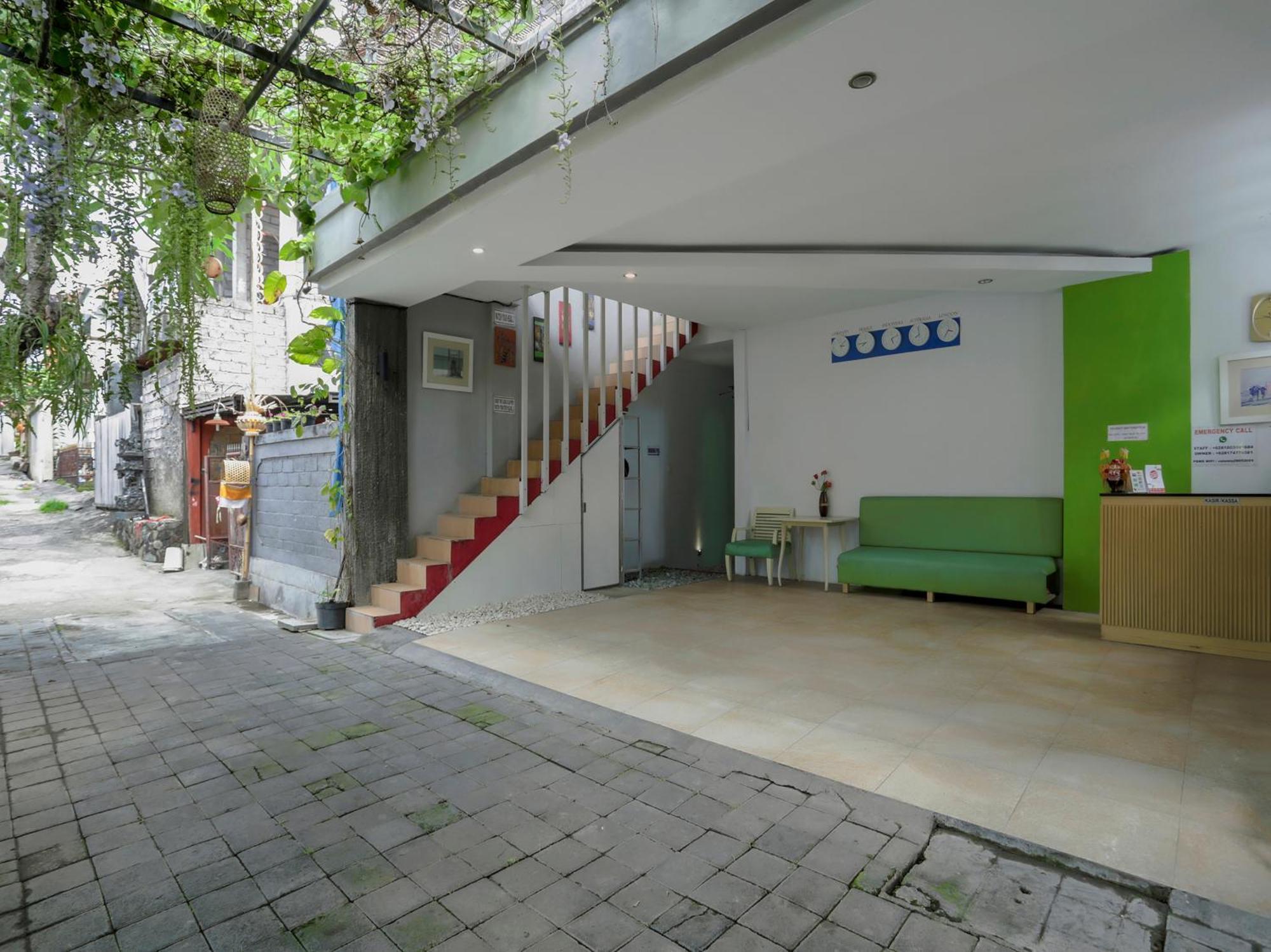 Oyo 3852 Valomia Guest House Denpasar Eksteriør bilde